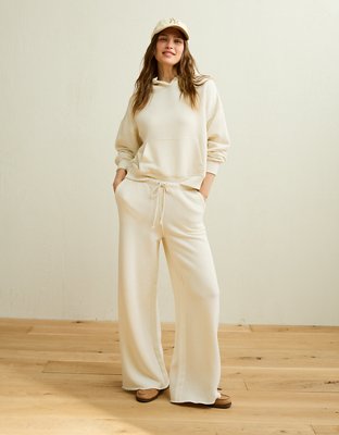 AE Campus Low-Rise Wide-Leg Sweatpant