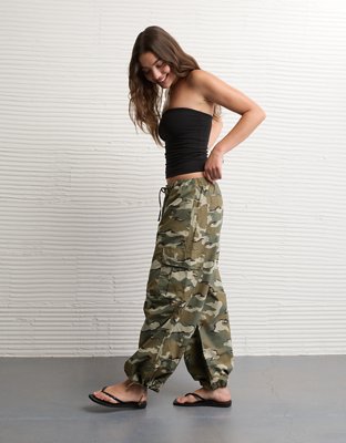 AE Low-Rise Baggy Cargo Parachute Pant