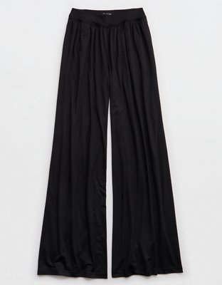 OFFLINE By Aerie The Hugger Go With The Flow Super Wide Leg Pant - True Black