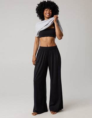 OFFLINE By Aerie The Hugger Go With The Flow Super Wide Leg Pant - True Black