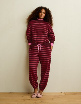 AE Everyday Luxe Mock Neck Sweatshirt
