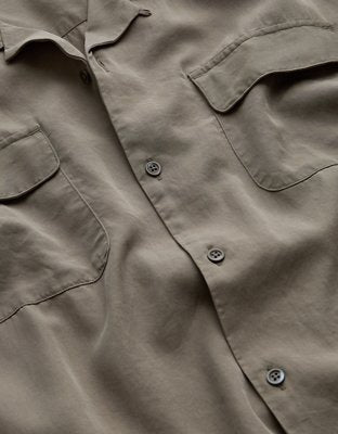 AE77 Premium Relaxed Short-Sleeve Button-Up Shirt - Olive